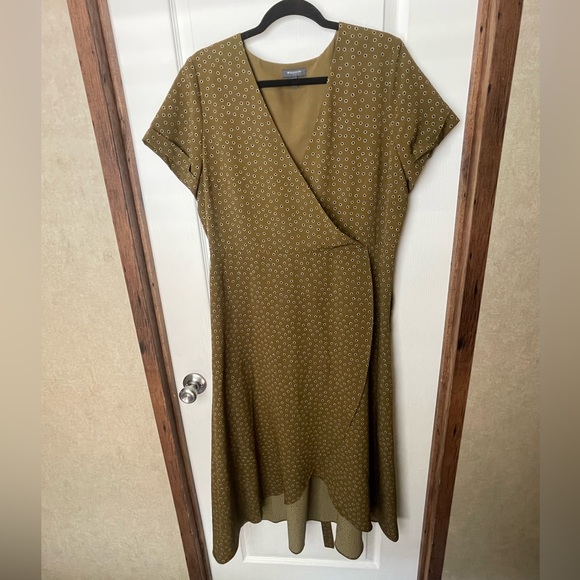 Madison MIDI Dress with belt - Picture 3 of 4